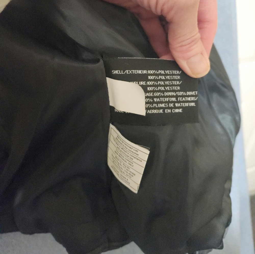 DKNY down filled puffer coat. Size XL - Picture 4 of 6